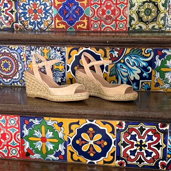 Stuart Weitzman Nude Wedge Espadrilles - Picture 1 of 5